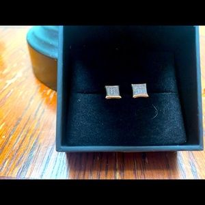 10k gold kite earrings. 1/10ct diamond chips
